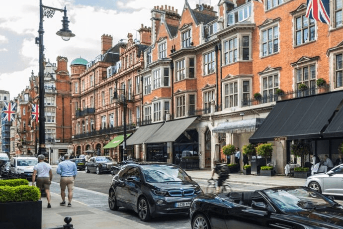 Elegant, yet lively, explore Mayfair 