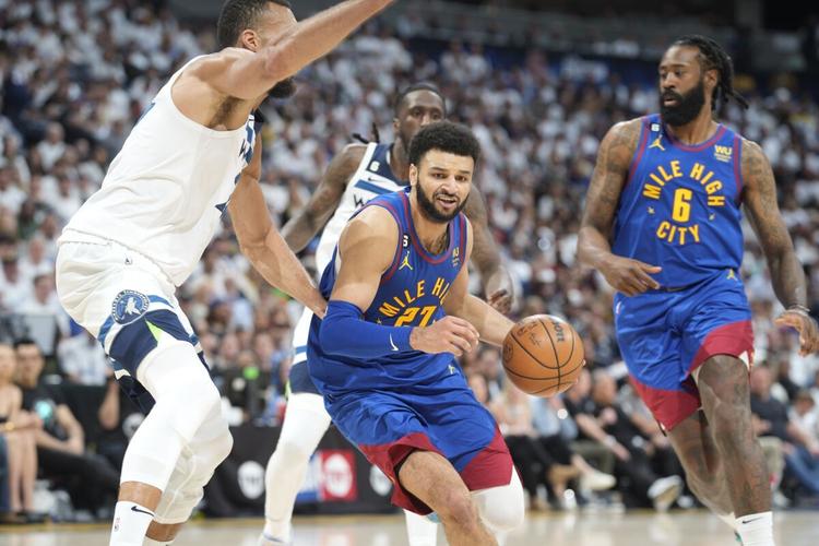 Click below to see every single upcoming Nuggets game! Simply select the game you would like to watch and all the pubs near you showing the game live will appear, it's easy as that! 