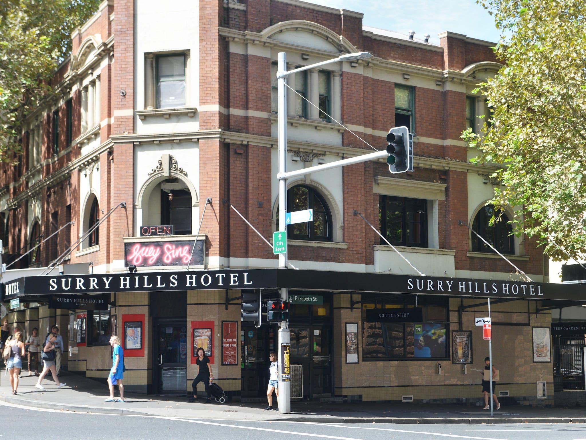 sports bars in Surry Hills, pubs in Surry Hills, pubs showing live sports in Surry Hills