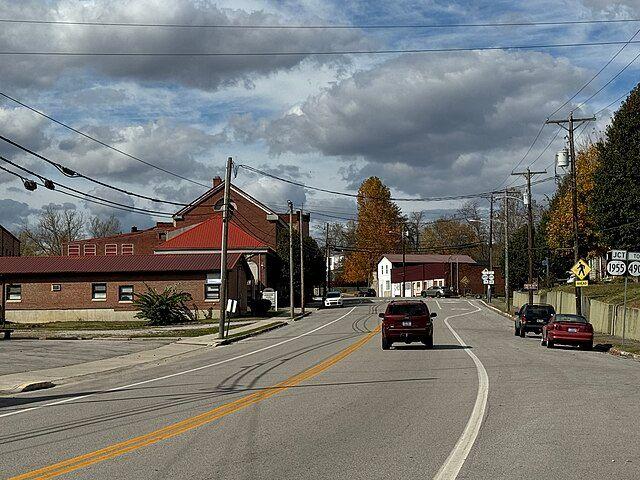 Football fans in Livingston gather in The Centre, where lively bars show all the major games and rugby clashes, making for an electric matchday atmosphere.