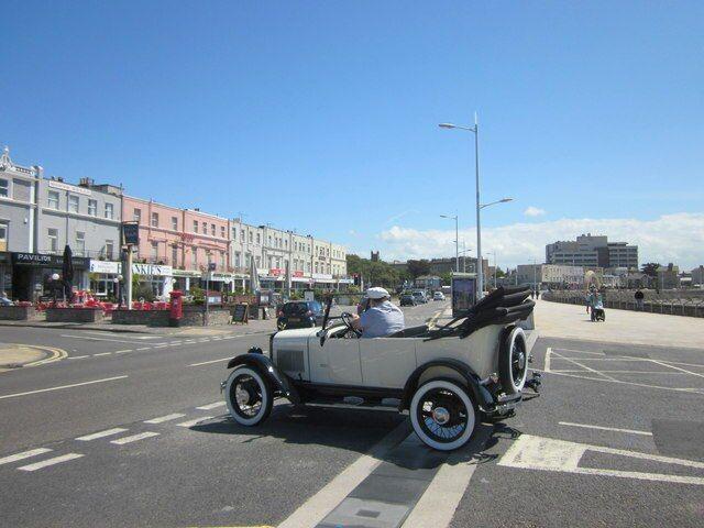 For a relaxed seaside matchday, check out Weston’s Grand Pier area, where bars and pubs offer big screens and a lively setting to enjoy live sport.