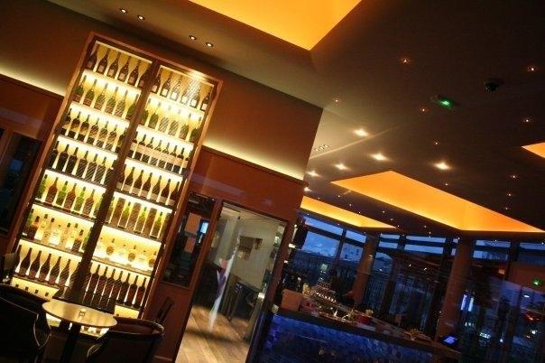 Les Meilleurs Bars à Paris - Dupont Café Bibliothèque