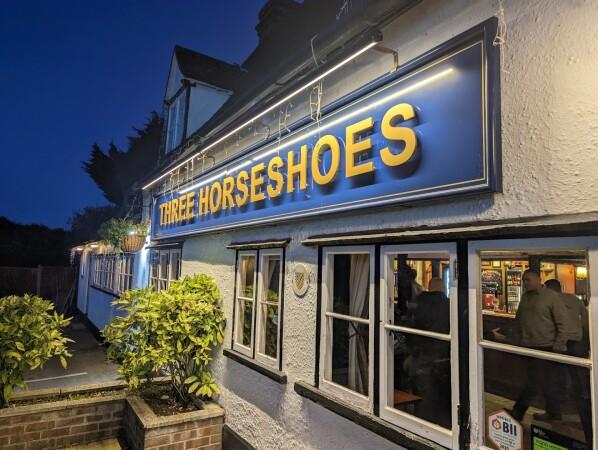 Best Sports Bars in CHELMSFORD - The Three Horseshoes