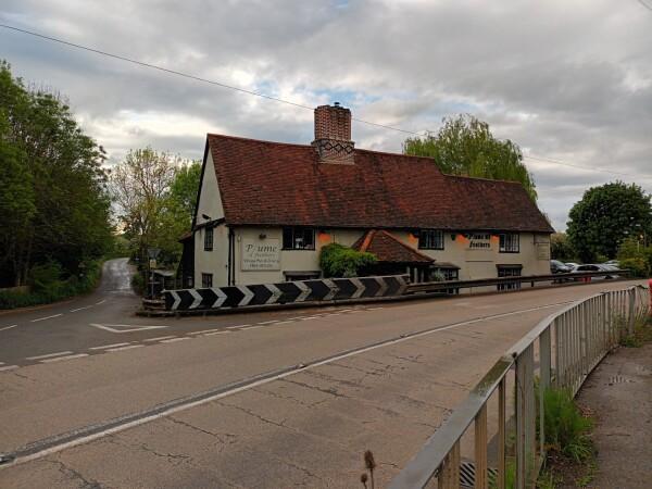 Best Sports Bars in Harlow - Plume Of Feathers