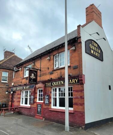 Best Sports Bars in Poole - Queen Mary