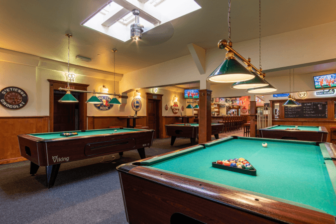 Beste Sportsbars in Potsdam - Happy Hour