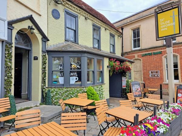 Best Sports Bars in Christchurch - Ye Olde George Christchurch