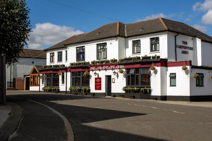 Best Sports Bars in Birmingham - Carpenters Arms, Sunninghill