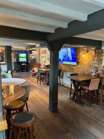 Best Sports Bars in Cheltenham - Royal Oak (Bishops Cleeve)