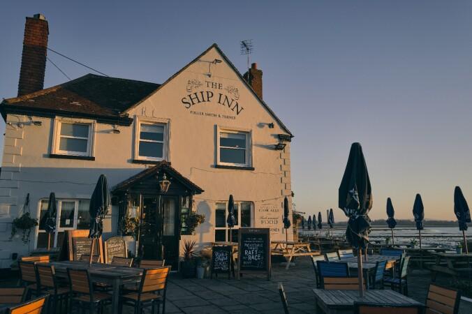 Best Sports Bars in Havant - Ship Langstone