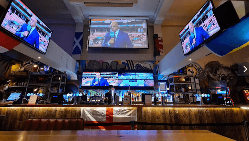 Best Sports Bars in Newbury - Walkabout Newbury