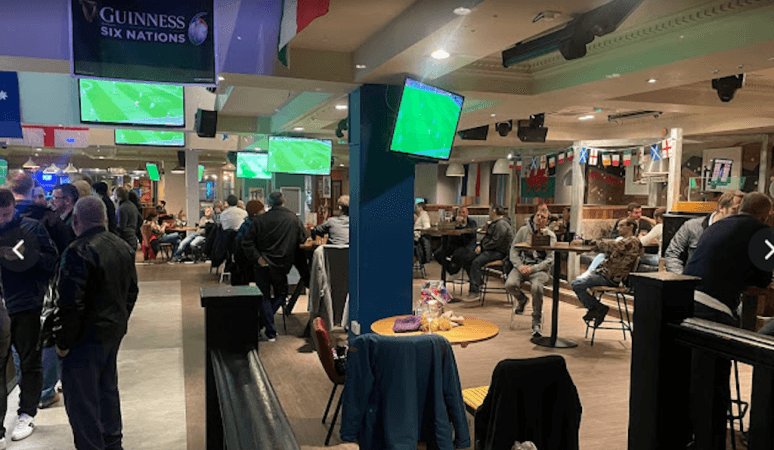 Best Sports Bars in Newbury - Walkabout Newbury
