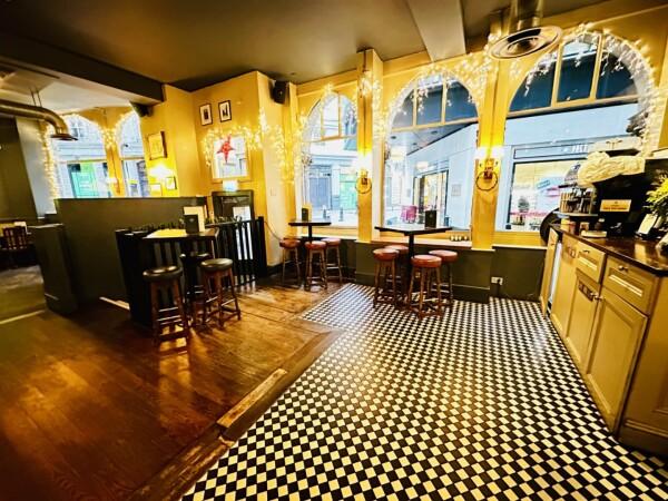 Best Sports Bars in London - Phoenix