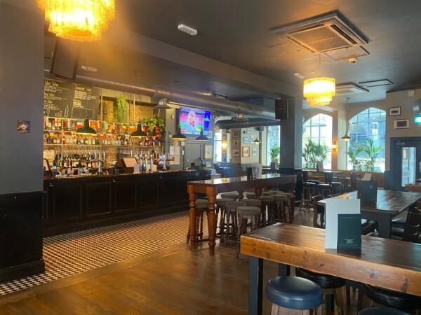 Best Sports Bars in London - Phoenix