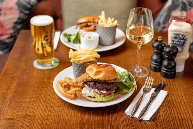 Best Sports Bars in Rugby - The Bear