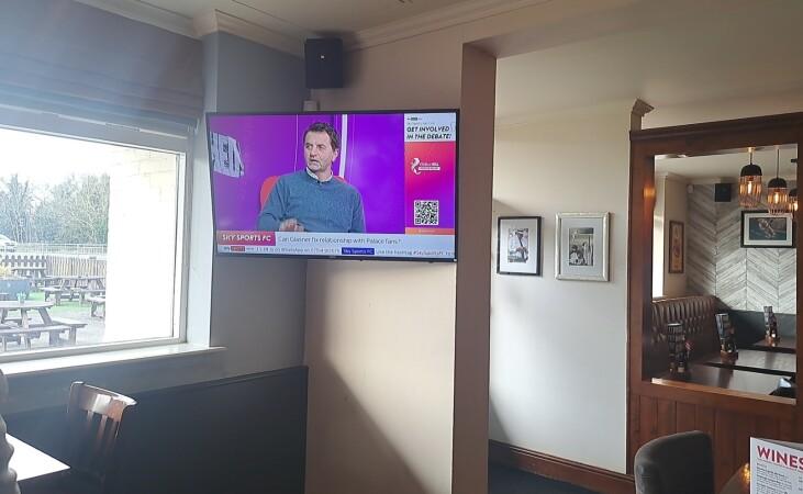 Best Sports Bars in Lincoln - Crown & Arrows (Lincoln)