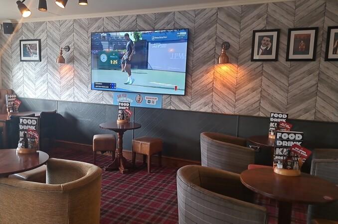 Best Sports Bars in Lincoln - Crown & Arrows (Lincoln)