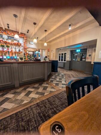 Best Sports Bars in Hinckley - Hinckley Knight (Hinckley)