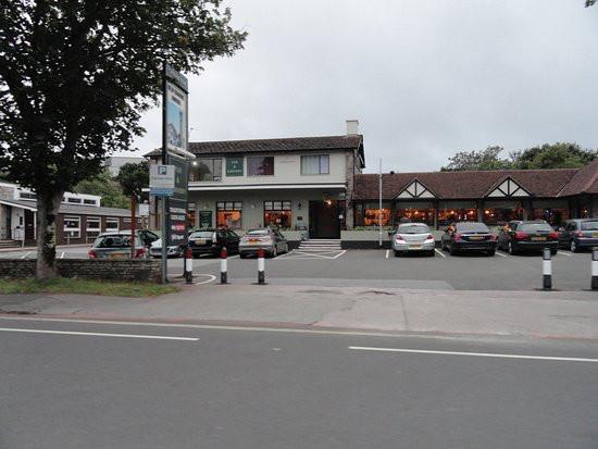 Best Sports Bars in Torquay - Old Engine House (Torquay)