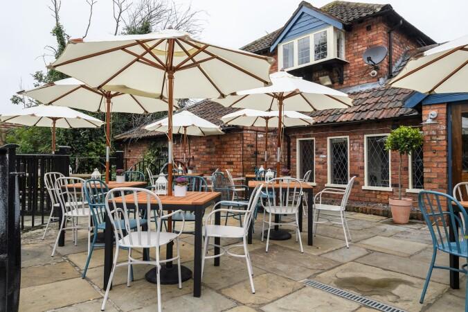 Best Sports Bars in Yate - Farmhouse (Yate)