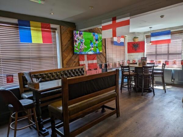 Best Sports Bars in Berkshire - White Horse (Reading)