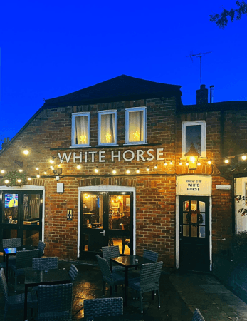 Best Sports Bars in Berkshire - White Horse (Reading)