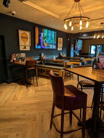 Best Sports Bars in Buckingham - White Hart (Buckingham)
