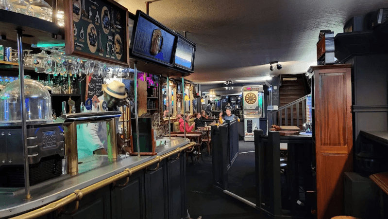 Les Meilleurs Bars à Etretat - Pub Bar le Yard