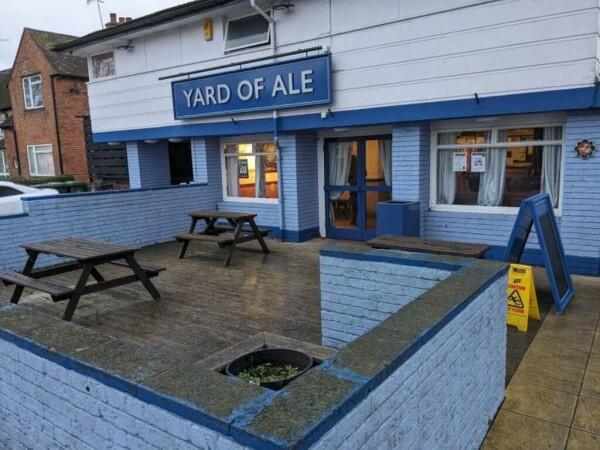 Best Sports Bars in Coventry - Yard of Ale