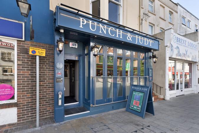 Best Sports Bars in Hampshire - Punch and Judy