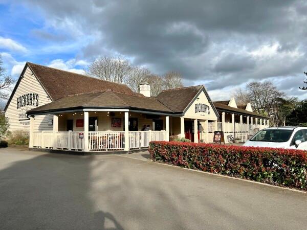 Best Sports Bars in Worcester - Hickory’s Worcester