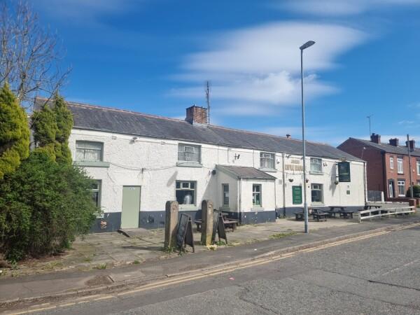 Best Sports Bars in Oldham - Rifle Range Inn