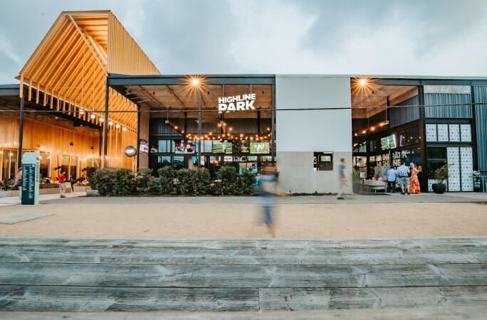 Best Sports Bars in Houston - Highline Park