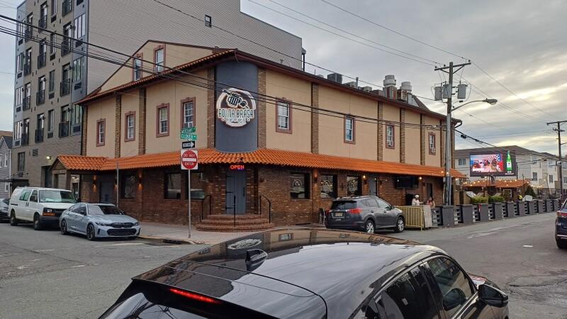 Best Sports Bars in Newark - Boi Na Brasa Grill