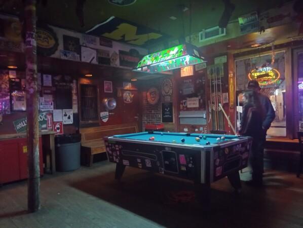 Best Sports Bars in New York - Doc Hollidays
