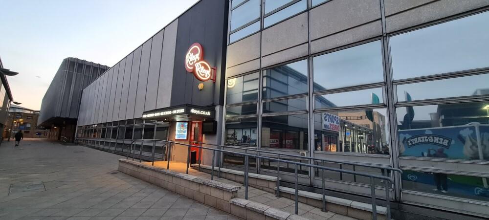 Best Sports Bars in Harlow - Rileys Harlow