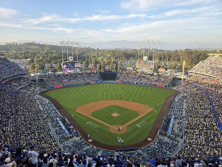Discover top spots to watch the Los Angeles Dodgers live.
