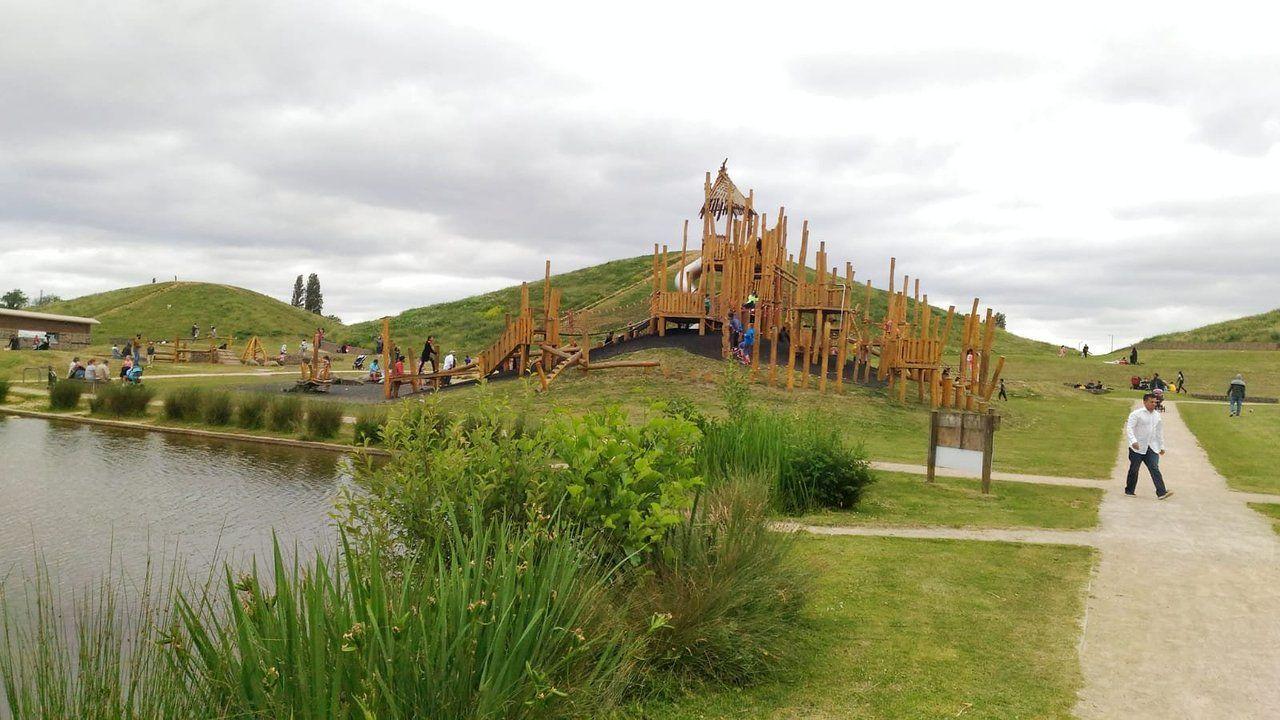 Sports bar, Sports pub, Northolt