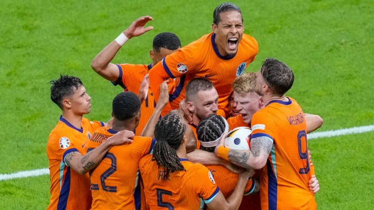 See the Netherlands soccer team step onto the pitch this World Cup
