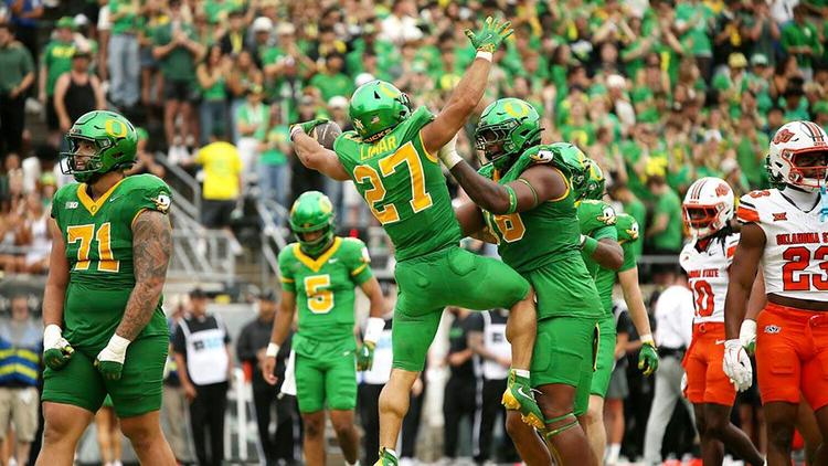 Discover top bars across the US showing college football with game-day crowds, rivalries, and nonstop action.