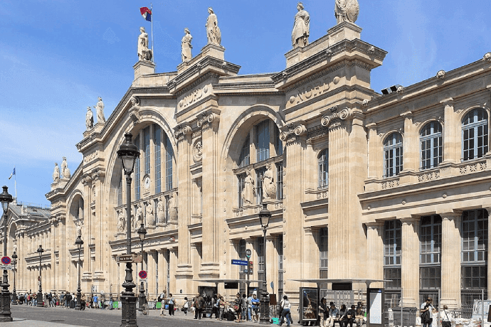 Le Canal Saint-Martin et Gare de lâEst regorgent dâĂ©tablissements accueillants pour suivre un match ce soir entre amis ou supporters.