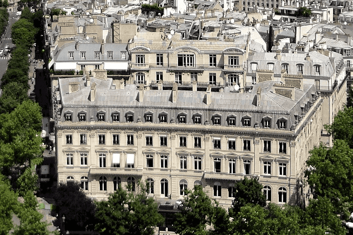 Dans le 17á”, les Batignolles, Pereire et les Ternes offrent une belle sĂ©lection de bars sportifs pour ne rien manquer des grandes rencontres.