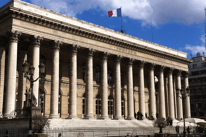 Que vous soyez dans le quartier Montorgueil ou prĂšs des Grands Boulevards, le 2á” propose des bars parfaits pour regarder le sport.