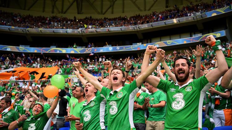 There's nothing better than spending a Saturday afternoon in an Irish pub with the game live on every screen.