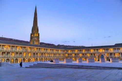 Discover the best sports bars in Halifax — where the match is live, the atmosphere’s mighty, and there’s a proper pint waiting for you.